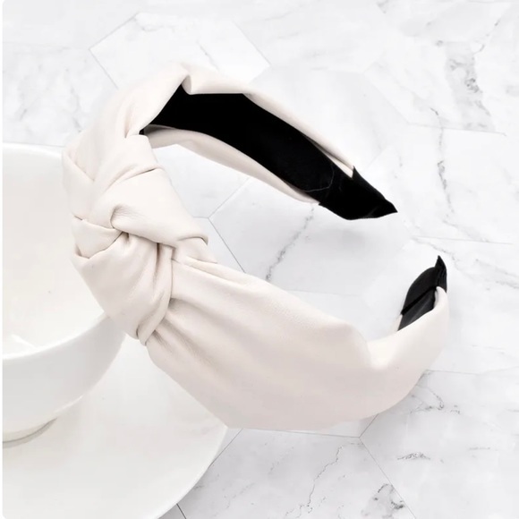 ⭐️Faux leather headband - Picture 2 of 2